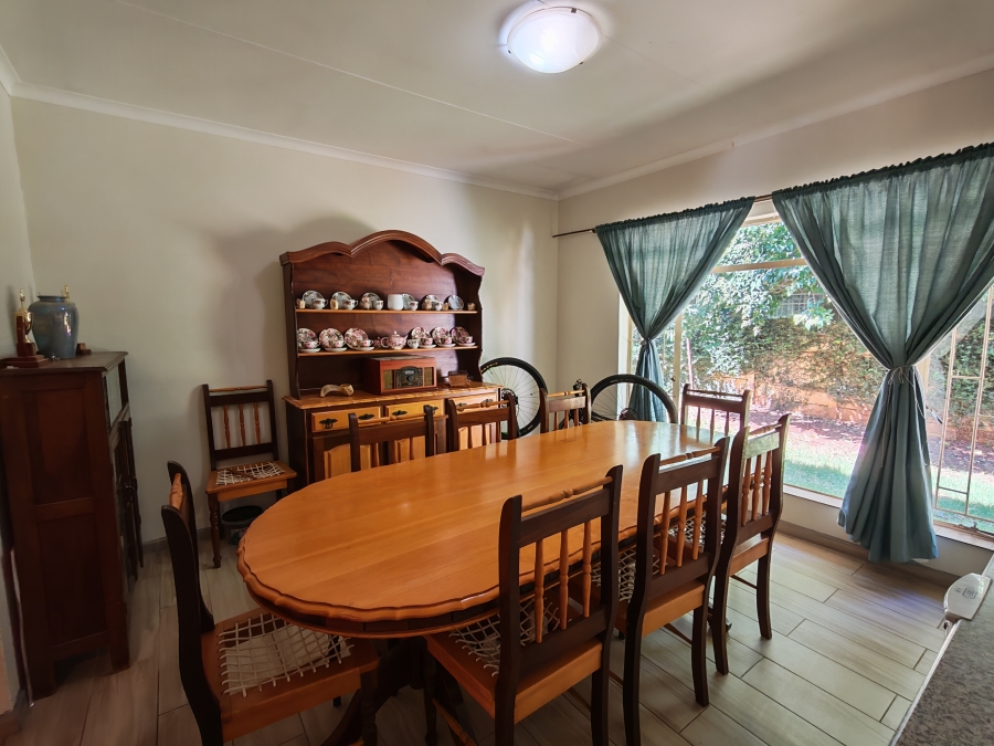 5 Bedroom Property for Sale in Kannoniers Park North West
